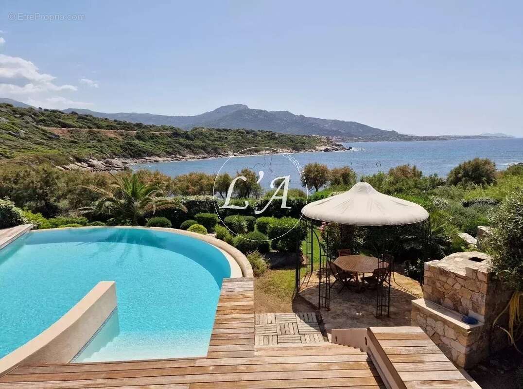 Villa pieds dans l’eau avec vue mer à 3 km d’Ile-Rousse - photo 2