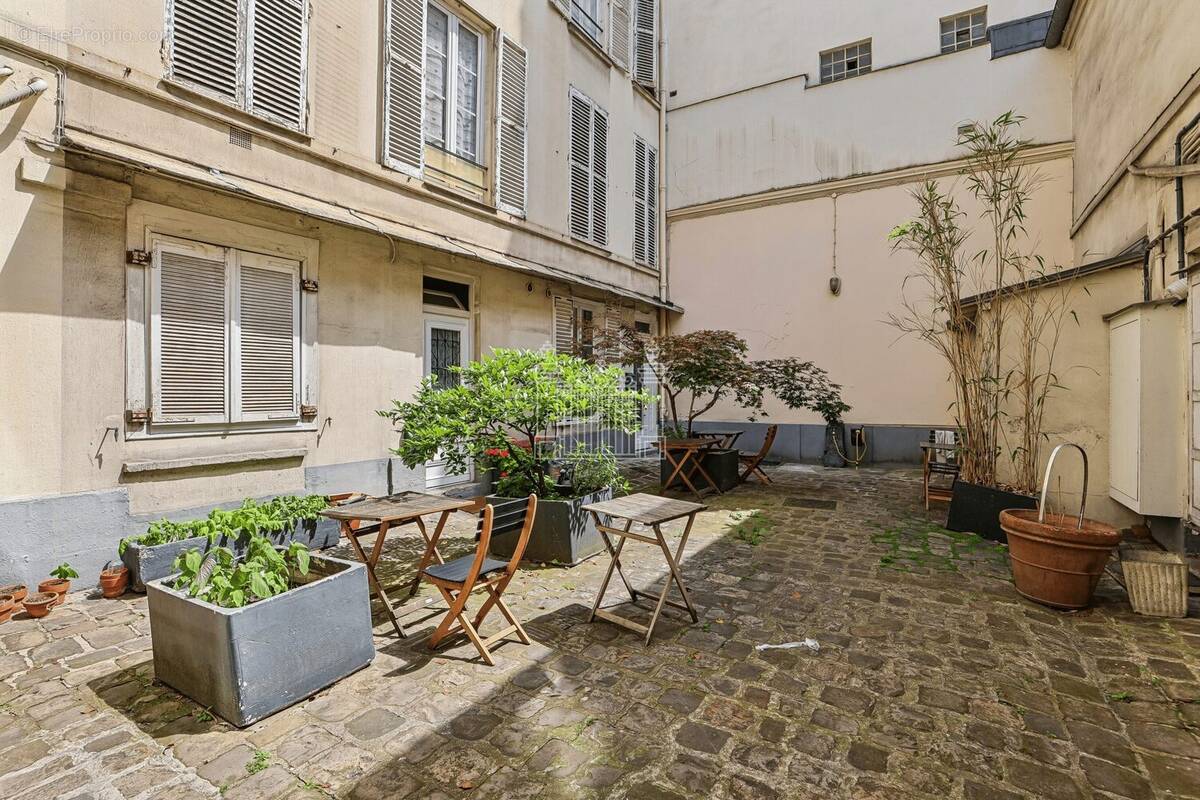 Appartement à PARIS-7E