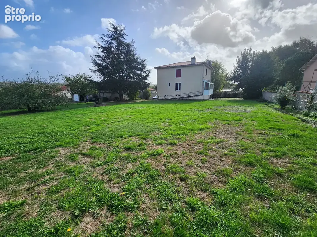 Ansac-sur-Vienne -Grande maison familiale de 4 à 5 chambres, dotée d'un jardin avec atelier (idéal pour une activité professionn - photo 16