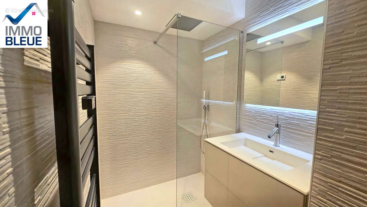 Appartement à CARRY-LE-ROUET