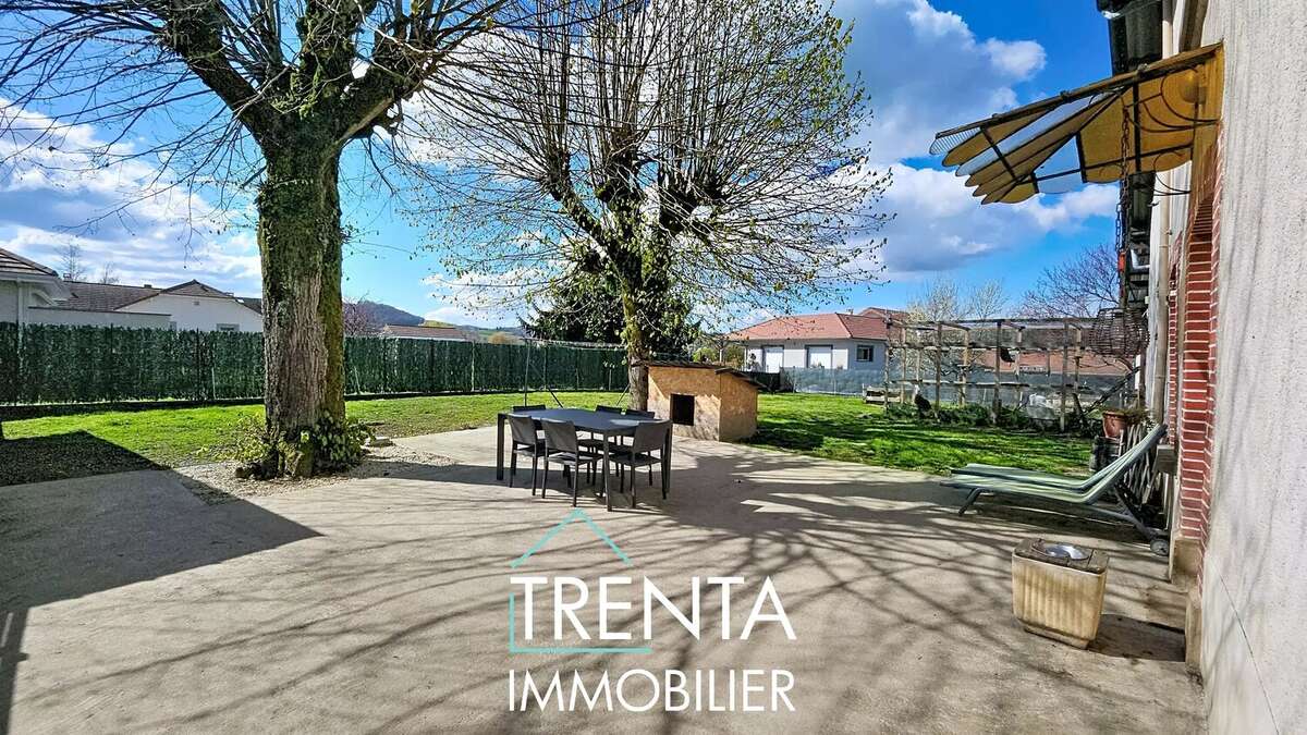 Maison à LES ABRETS