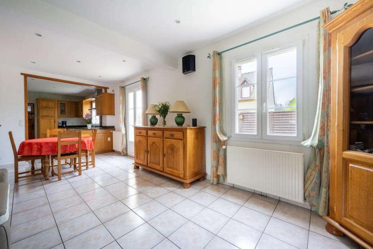 Maison à BALAGNY-SUR-THERAIN