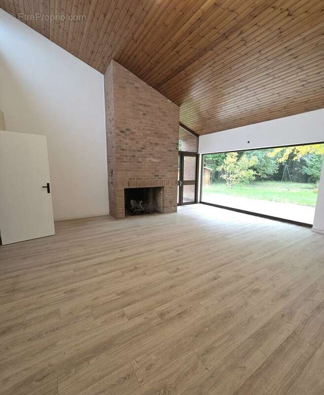 Maison à AULNOYE-AYMERIES