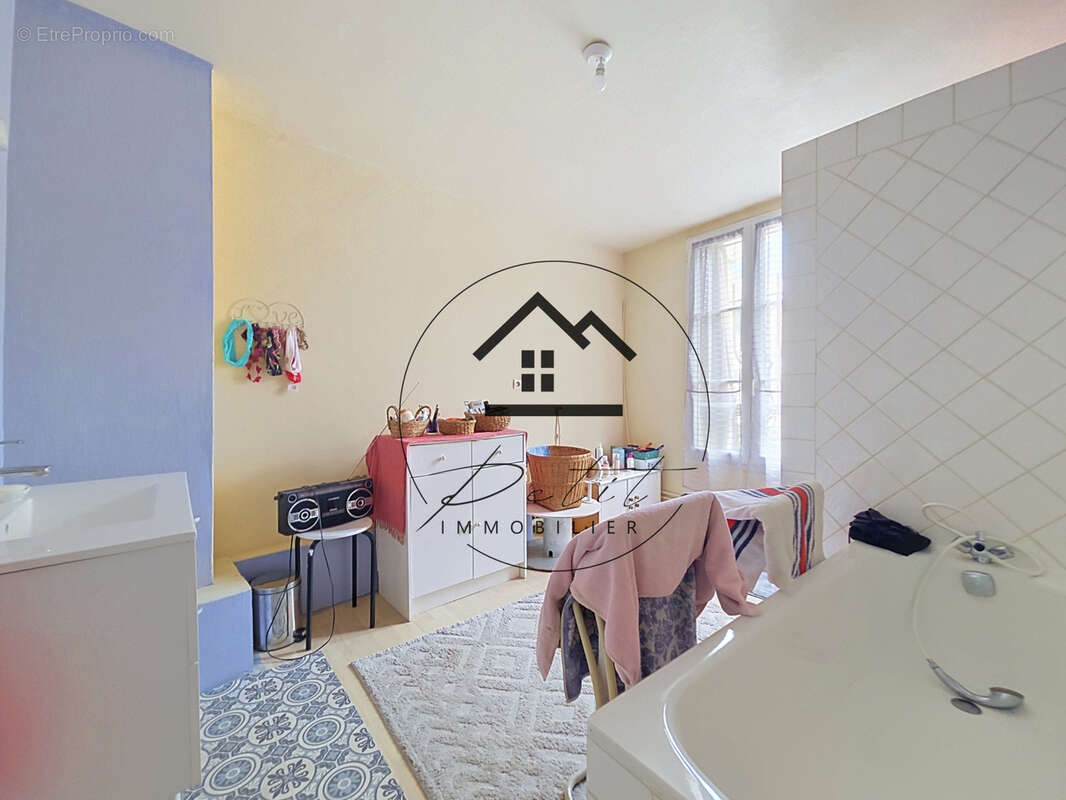 Appartement avec cour privative, parking et cave - photo 8