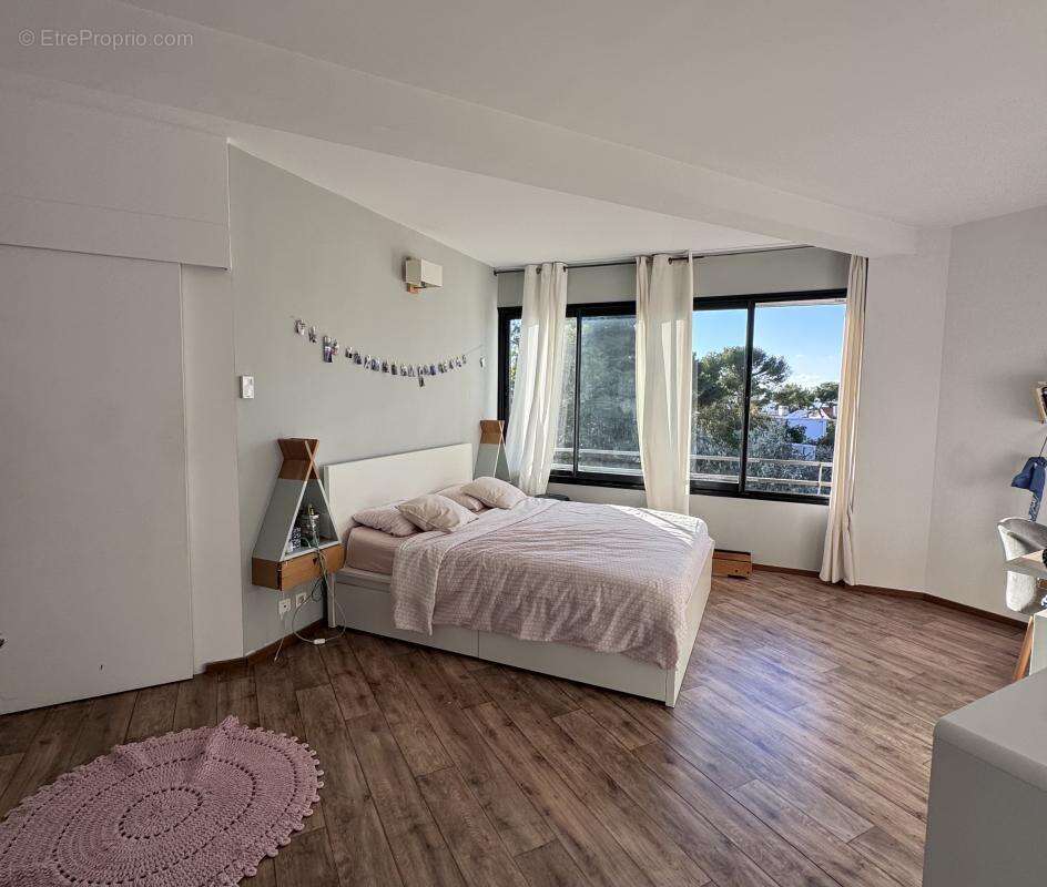 Maison 310 m² à Marseille-12e  - photo 3