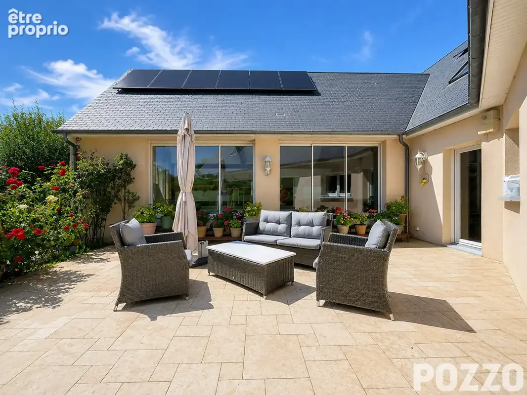 Bréville-sur-Mer, Spacieuse maison de 237 m² avec piscine intérieure et grand garage - photo 2