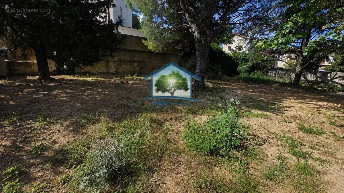 Terrain à MARSEILLE-11E
