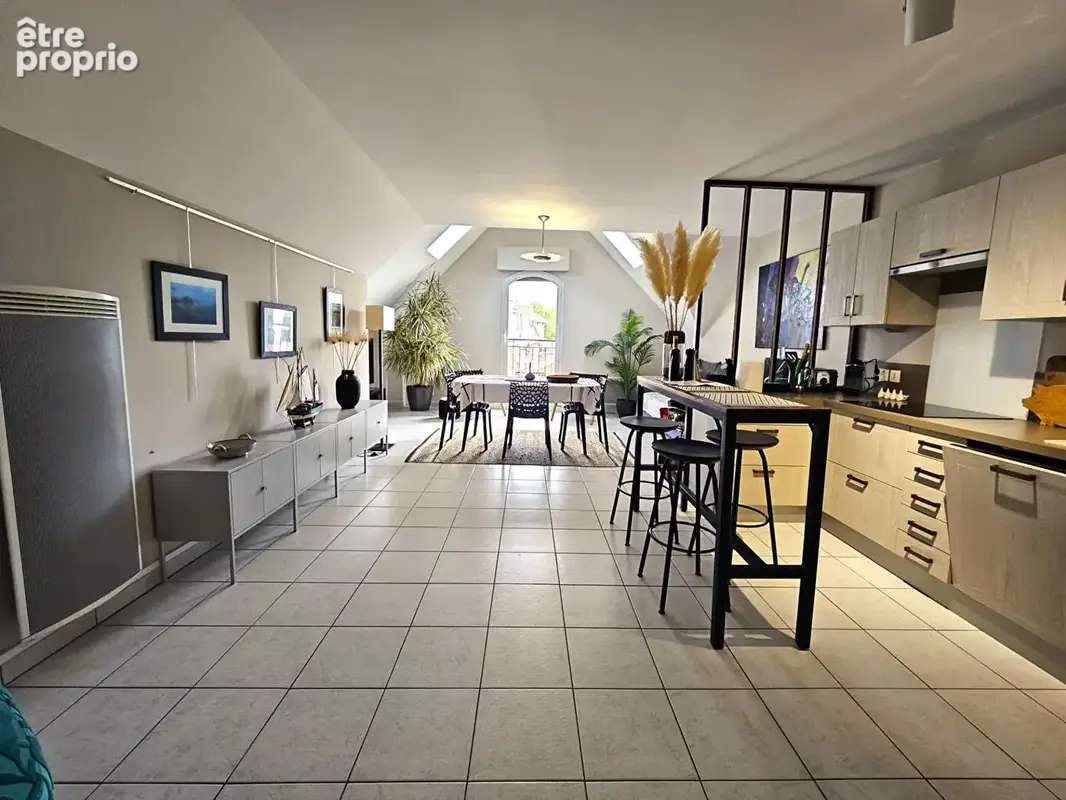 Appartement T3 75 m² traversant en plein centre-ville ! - photo 9