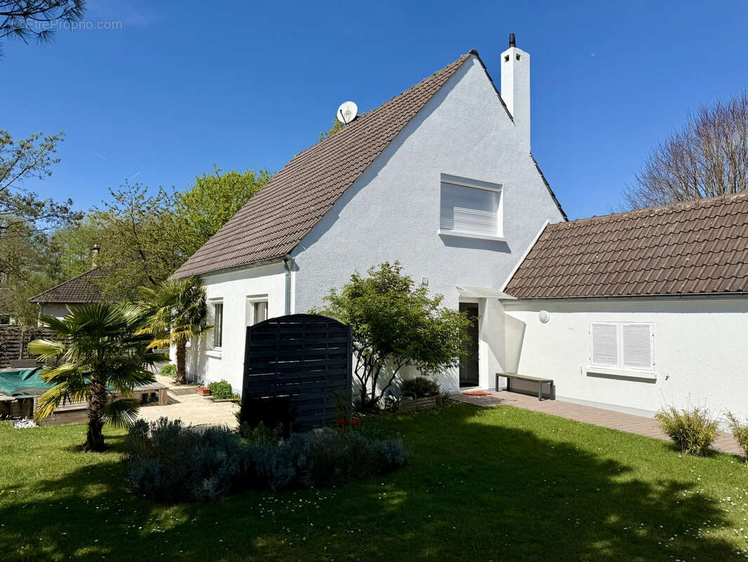 Maison à SAINT-JULIEN-LES-VILLAS