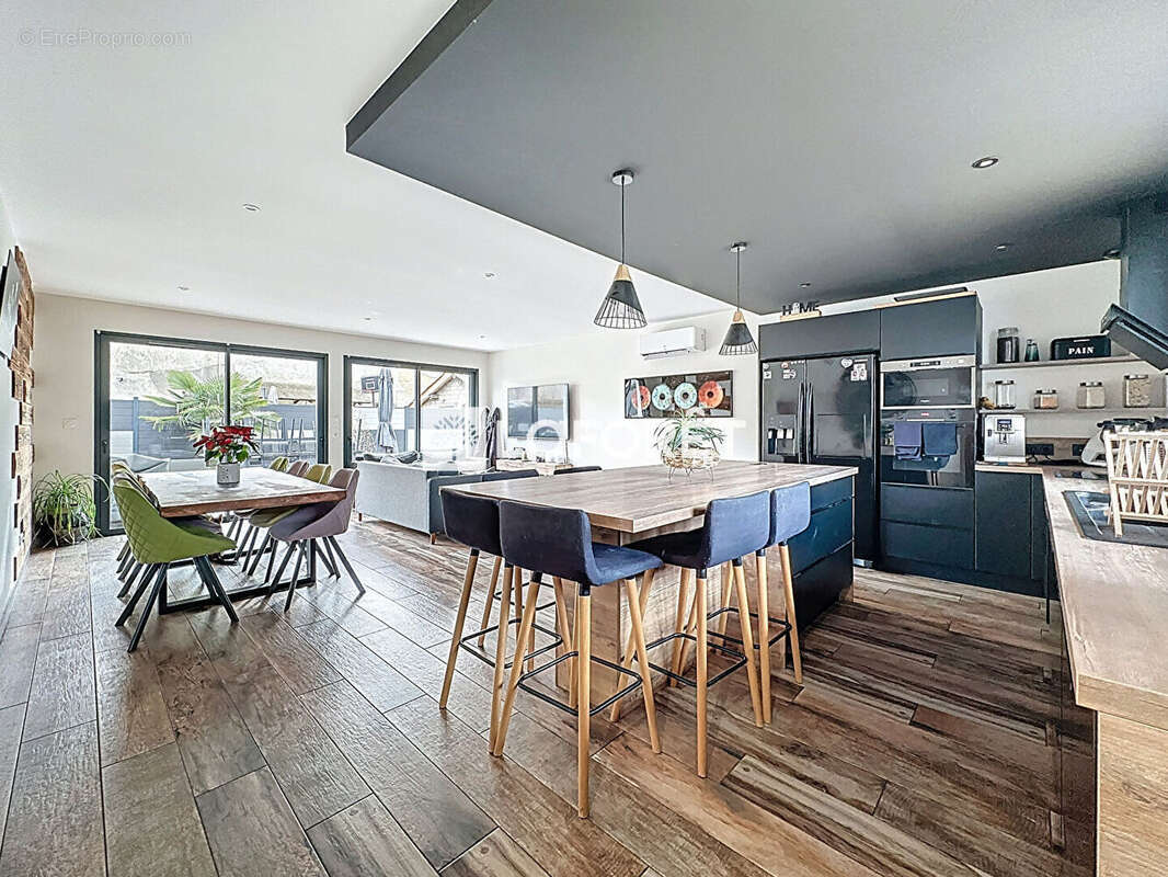 Maison à CHATILLON-SUR-CHALARONNE