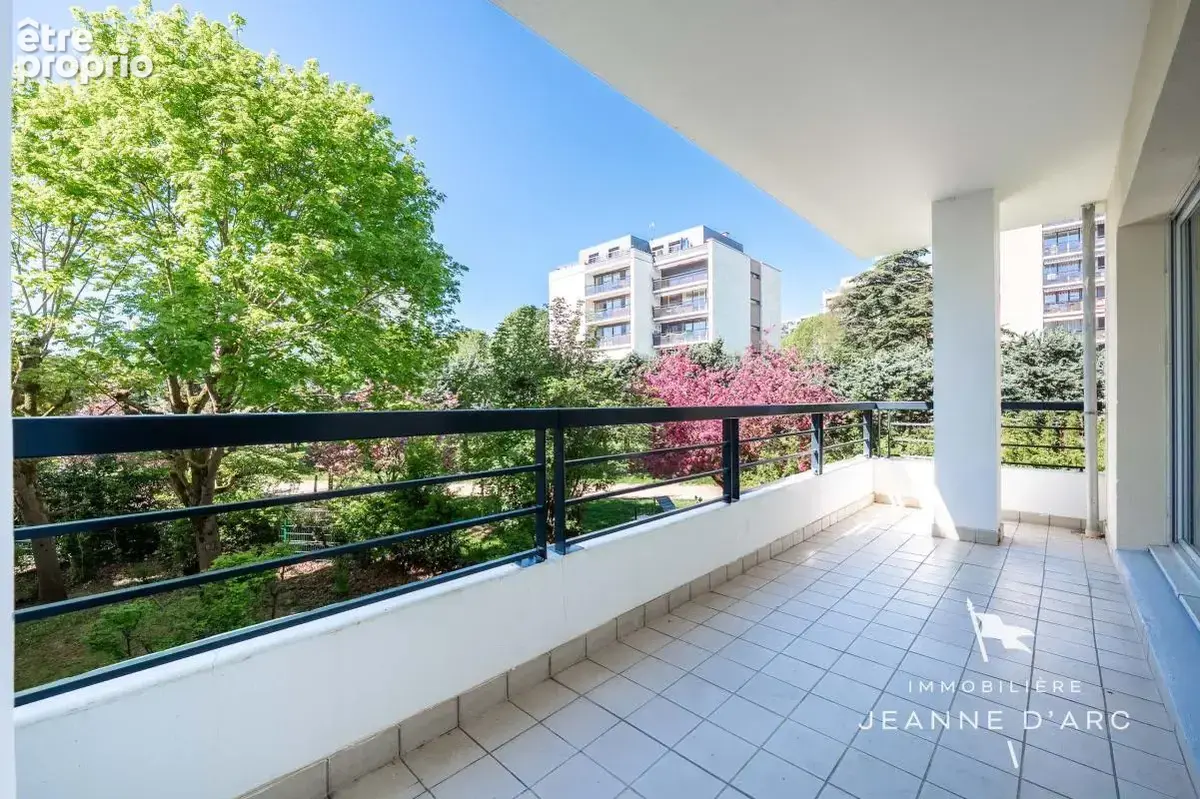 Versailles – Quartier Montreuil - 3 pièce 63,82 m² - Balcon - Stationnement Sous sol - Ascenseur- Cave - photo 4