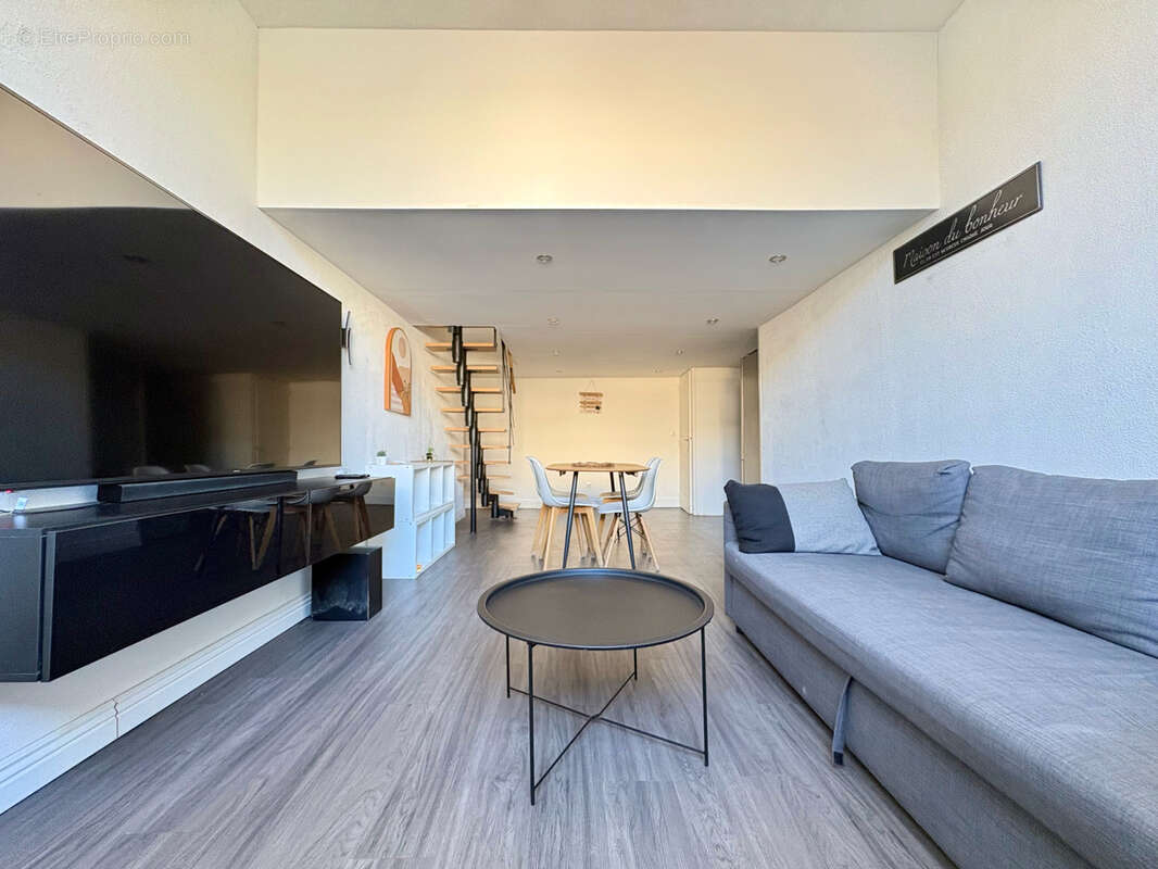 Appartement à MAUGUIO