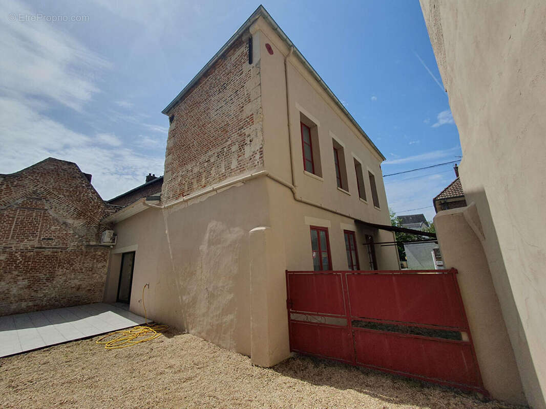Maison à LA FERE