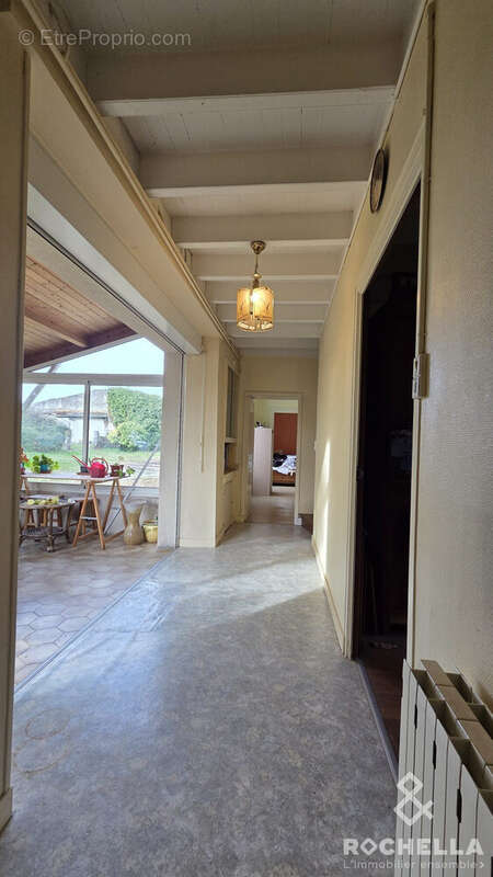 Dégagement  véranda salon - Maison à PAILLE