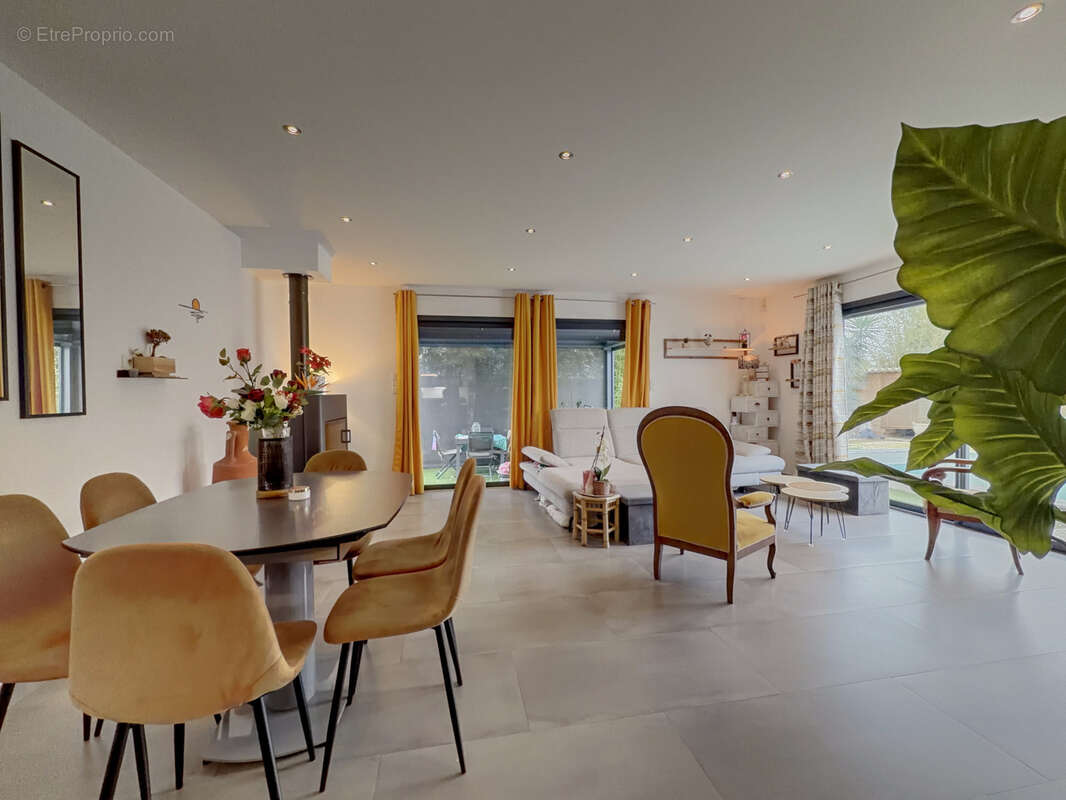 Maison à SIX-FOURS-LES-PLAGES