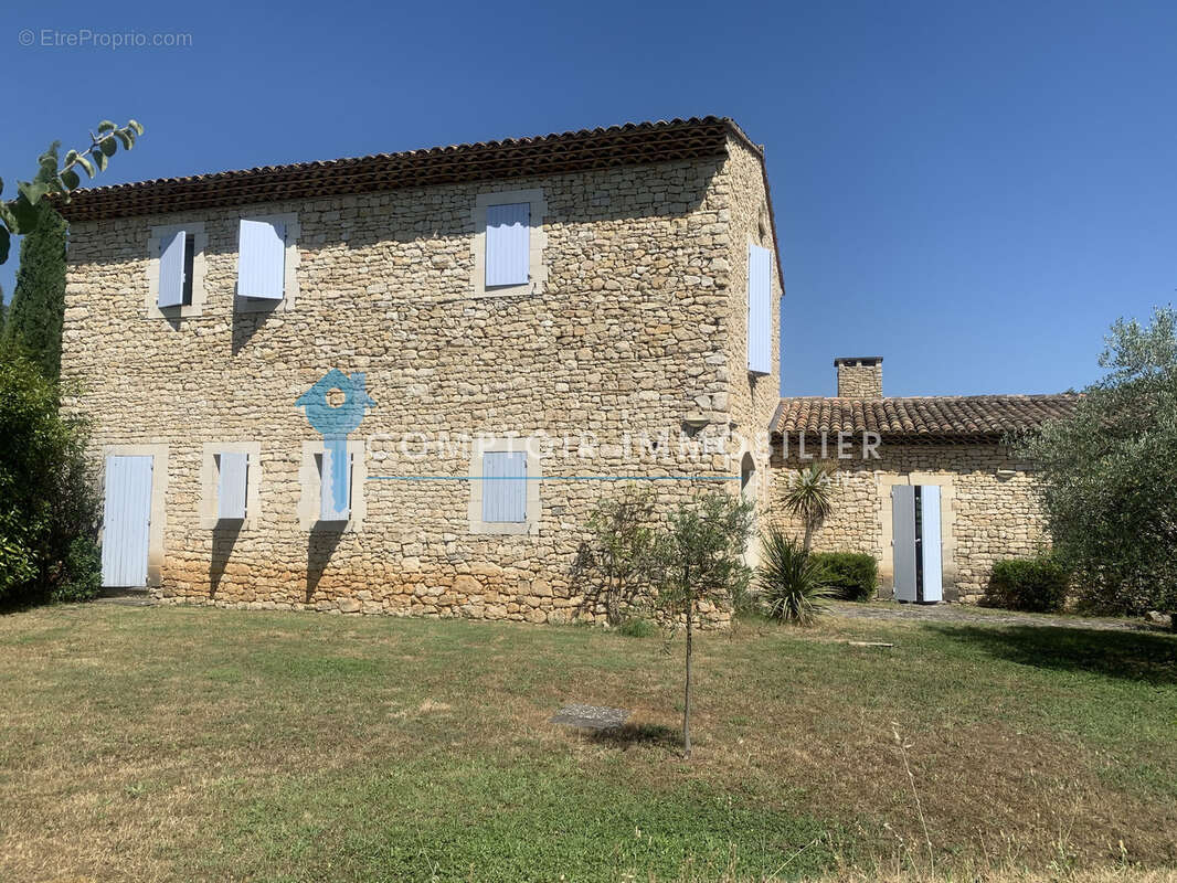 Belle et grande maison en pierres avec piscine - photo 2