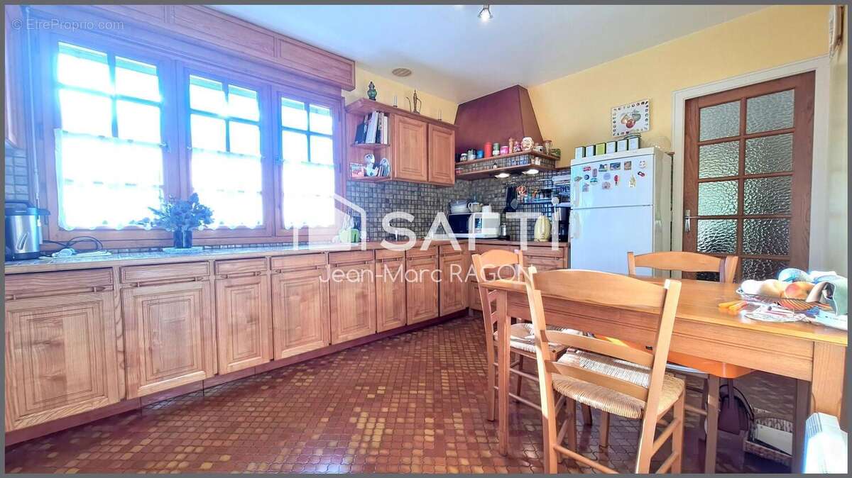 Maison 134 m² à Poce-Les-Bois  - photo 5