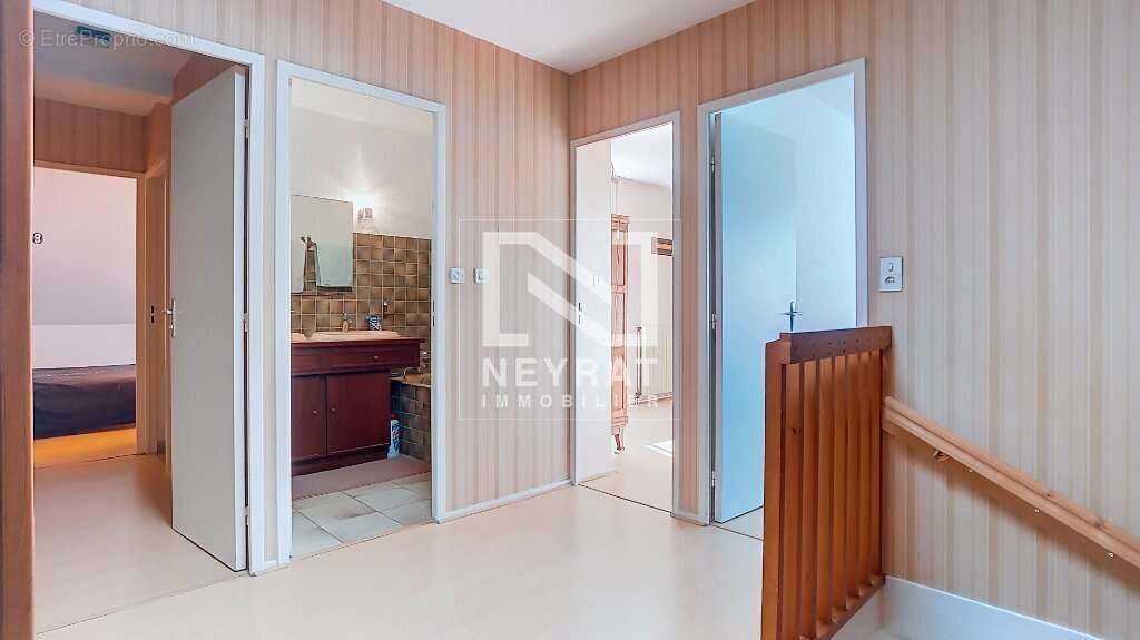 Venez découvrir ce charmant duplex de 125 mètre carré pour une grande famille - photo 6