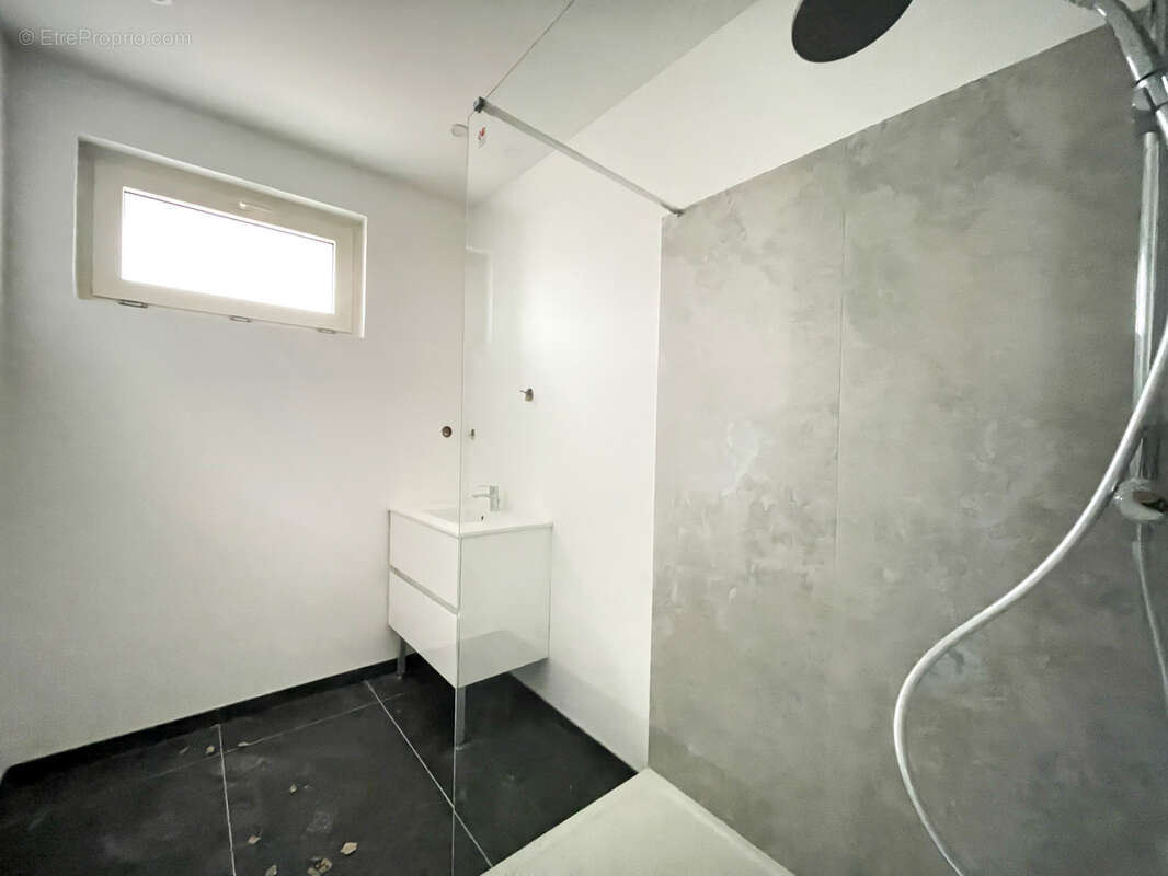 Appartement à PONT-EVEQUE