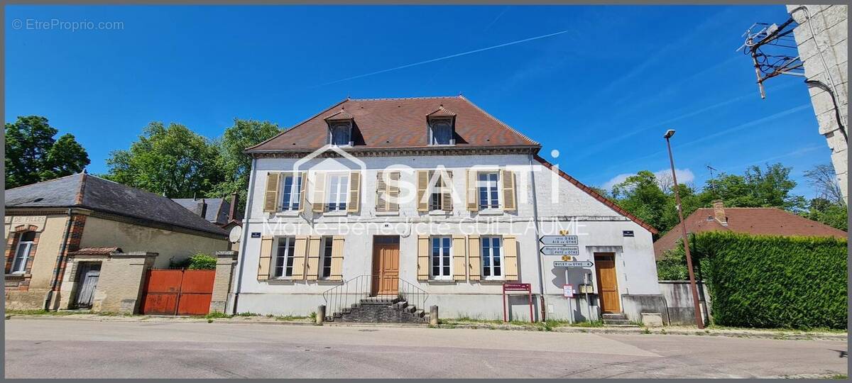 Photo 1 - Maison à ESTISSAC