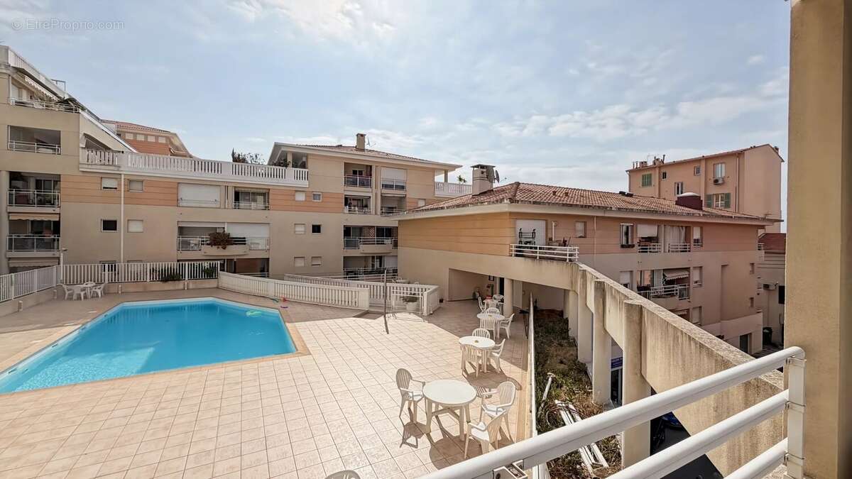 Appartement à VALLAURIS