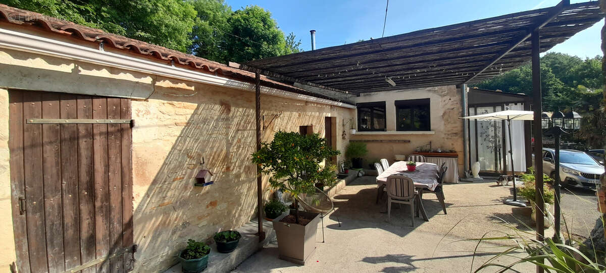 Maison à CUZORN