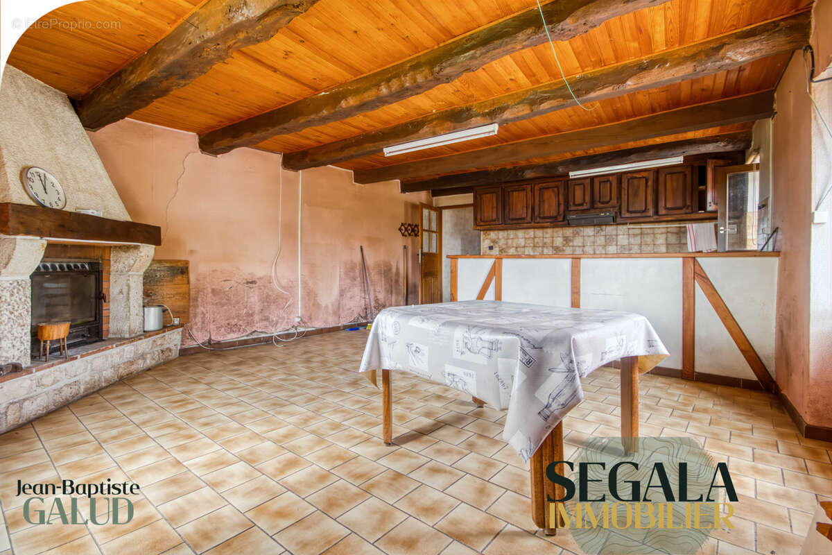 Maison à MIRANDOL-BOURGNOUNAC