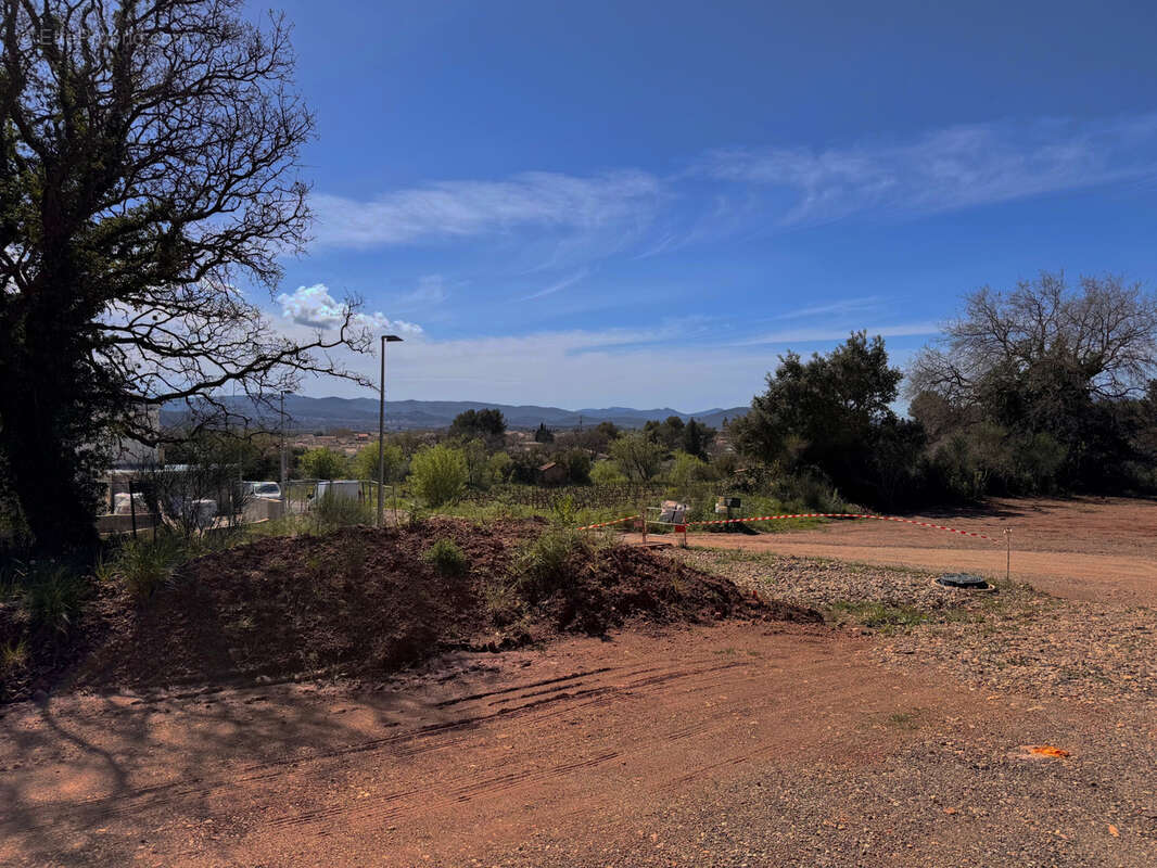 Terrain à PUGET-VILLE