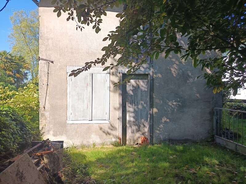 Terrain à AIRE-SUR-L'ADOUR