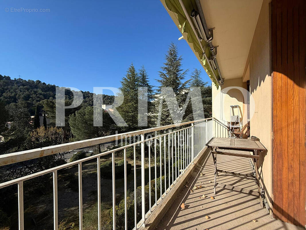 Appartement à CARNOUX-EN-PROVENCE