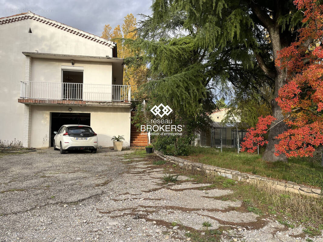 Commerce à LIVRON-SUR-DROME