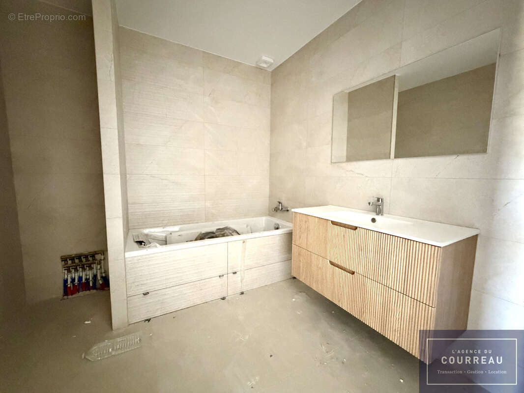 Villa F4 en R+1 neuve de 126 m2 avec jardin et stationnement - photo 12