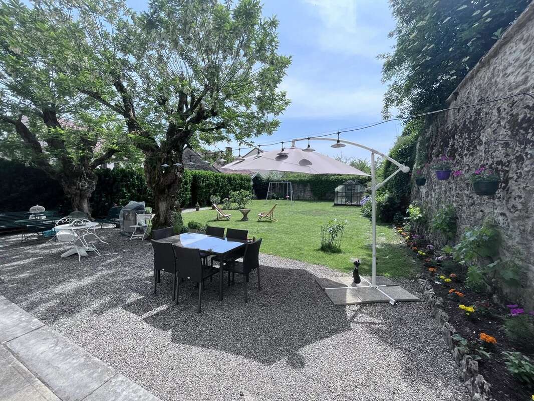 Maison à BELLEGARDE-SUR-VALSERINE