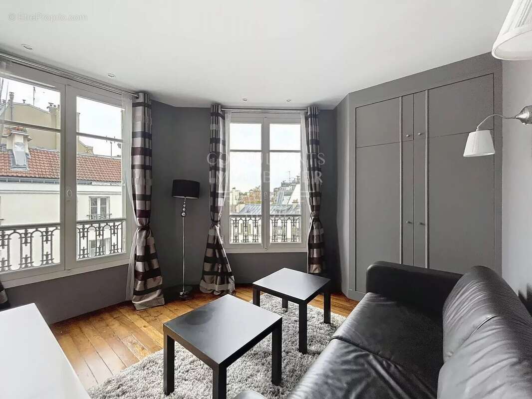 Appartement à NEUILLY-SUR-SEINE