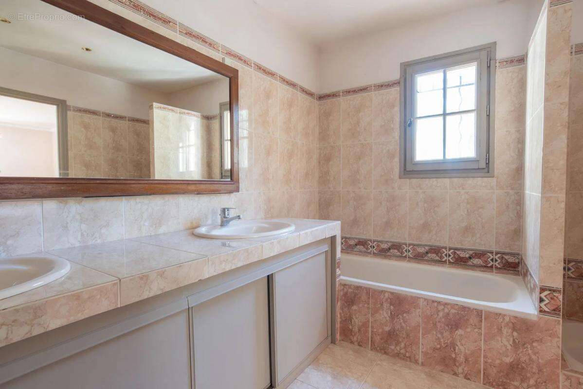 Maison à PLAN-D&#039;AUPS-SAINTE-BAUME