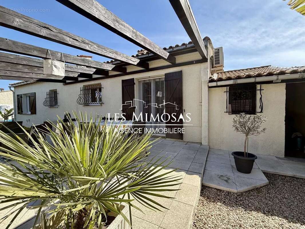 Maison 4 P avec grand GARAGE – LE MUY - photo 13