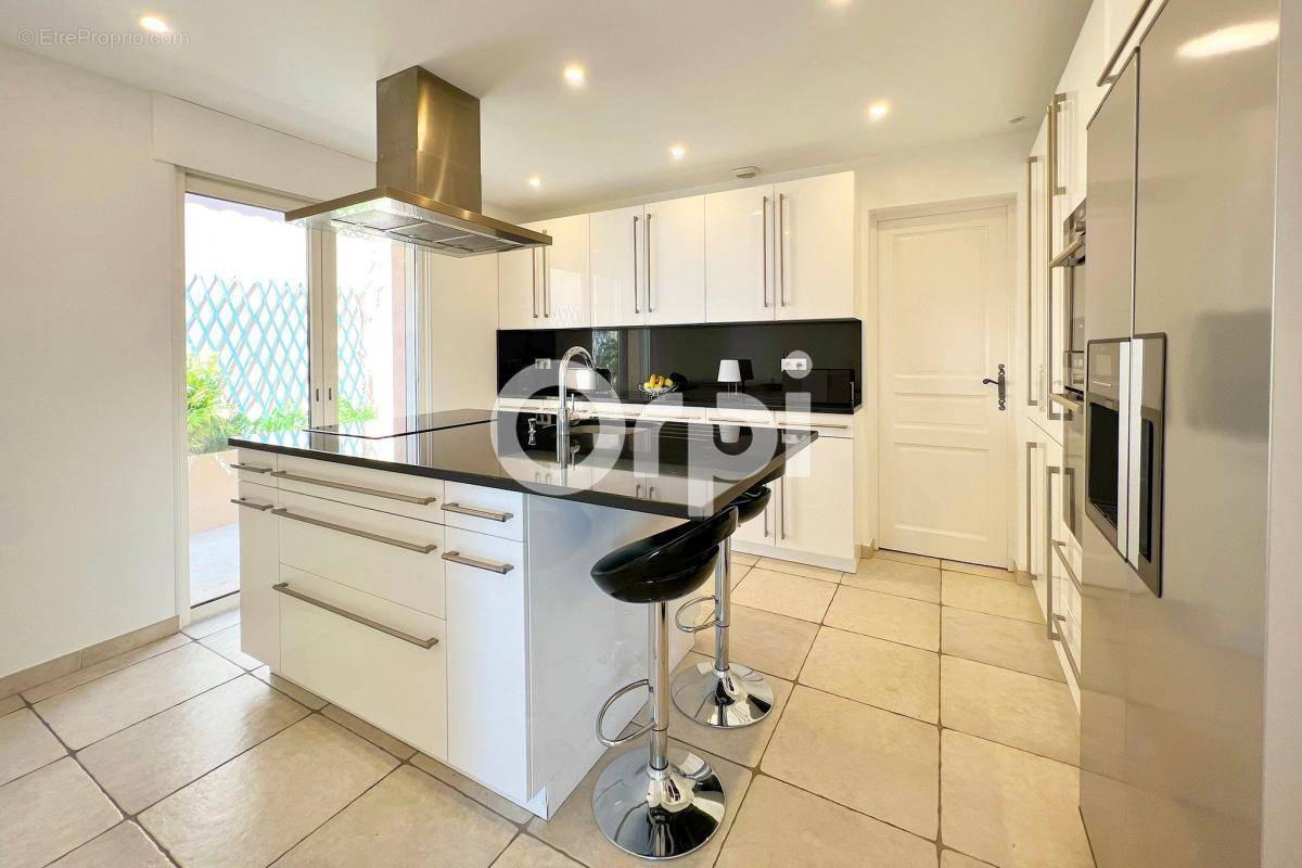 Maison à MANDELIEU-LA-NAPOULE