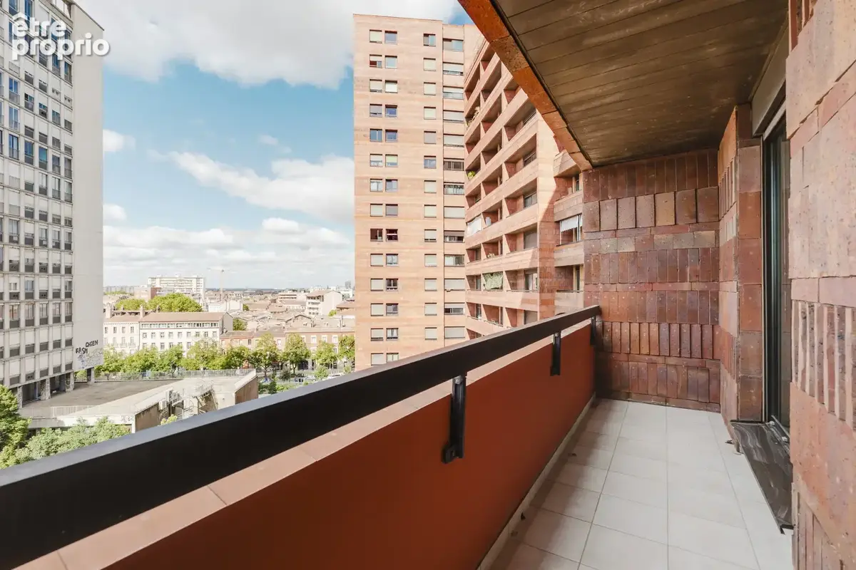Toulouse Jean-Jaurès   T2 rénové de 53 m2 avec deux balcons et vue spectaculaire - photo 9