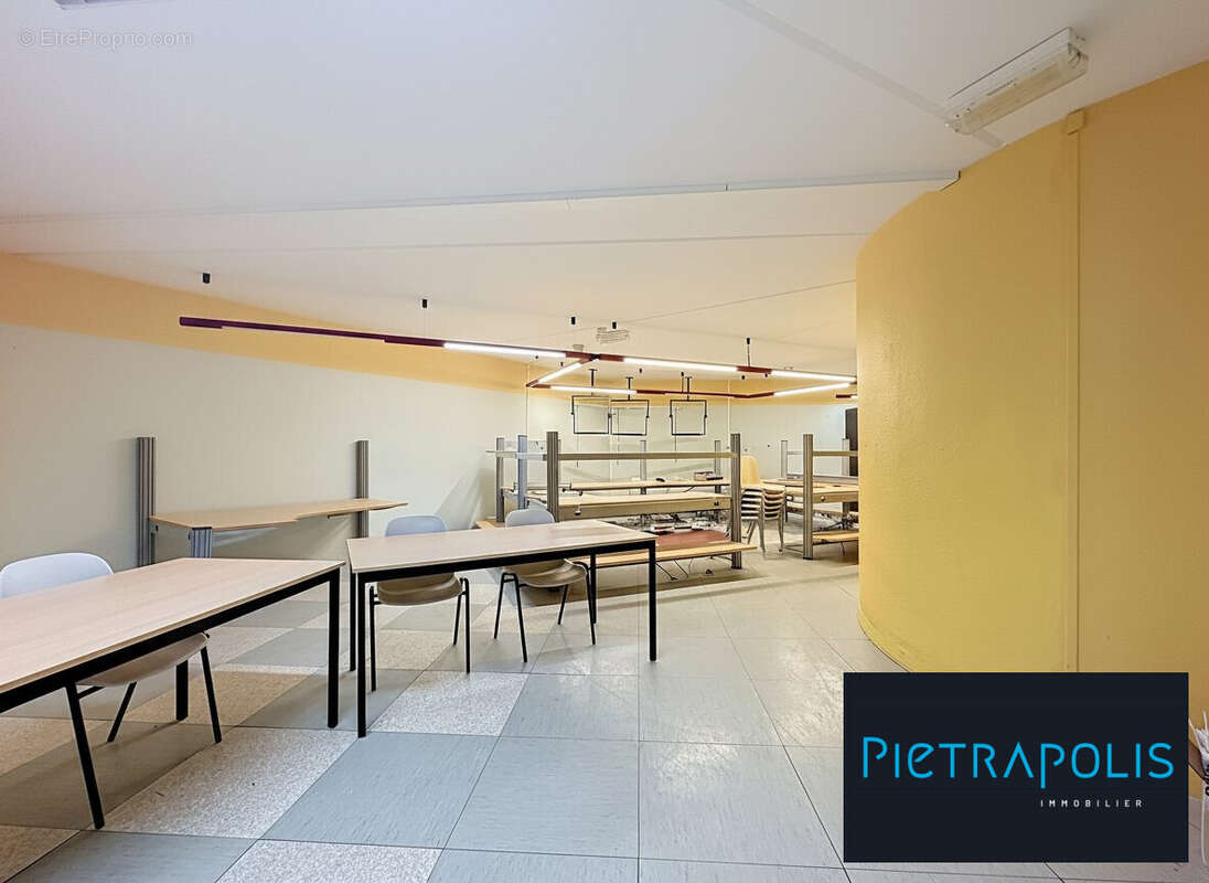 Commerce 323 m² à Chaumont  - photo 3