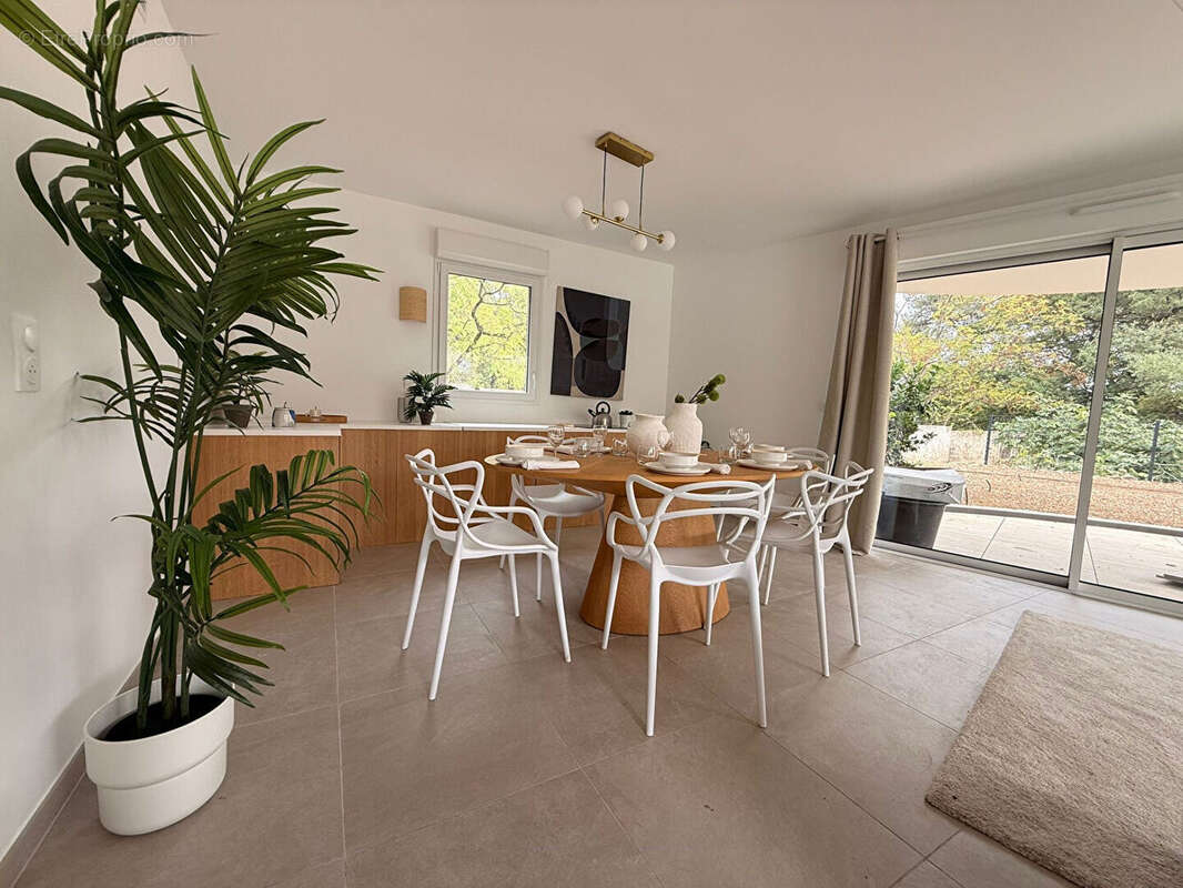 Appartement à VILLENEUVE-LOUBET