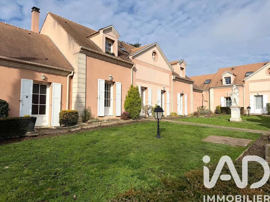 Photo 1 - Maison à MONTFORT-L'AMAURY