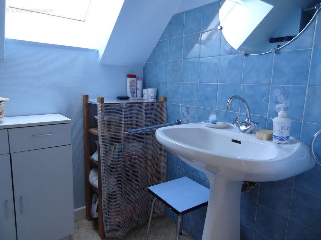 Maison 91 m2 avec logement indépendant, jardin et deux garages   Rostrenen - photo 11