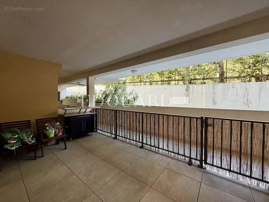 Bel trois pièces en excellent état dans résidence moderne avec piscine et performante sur le plan énergétique - photo 24