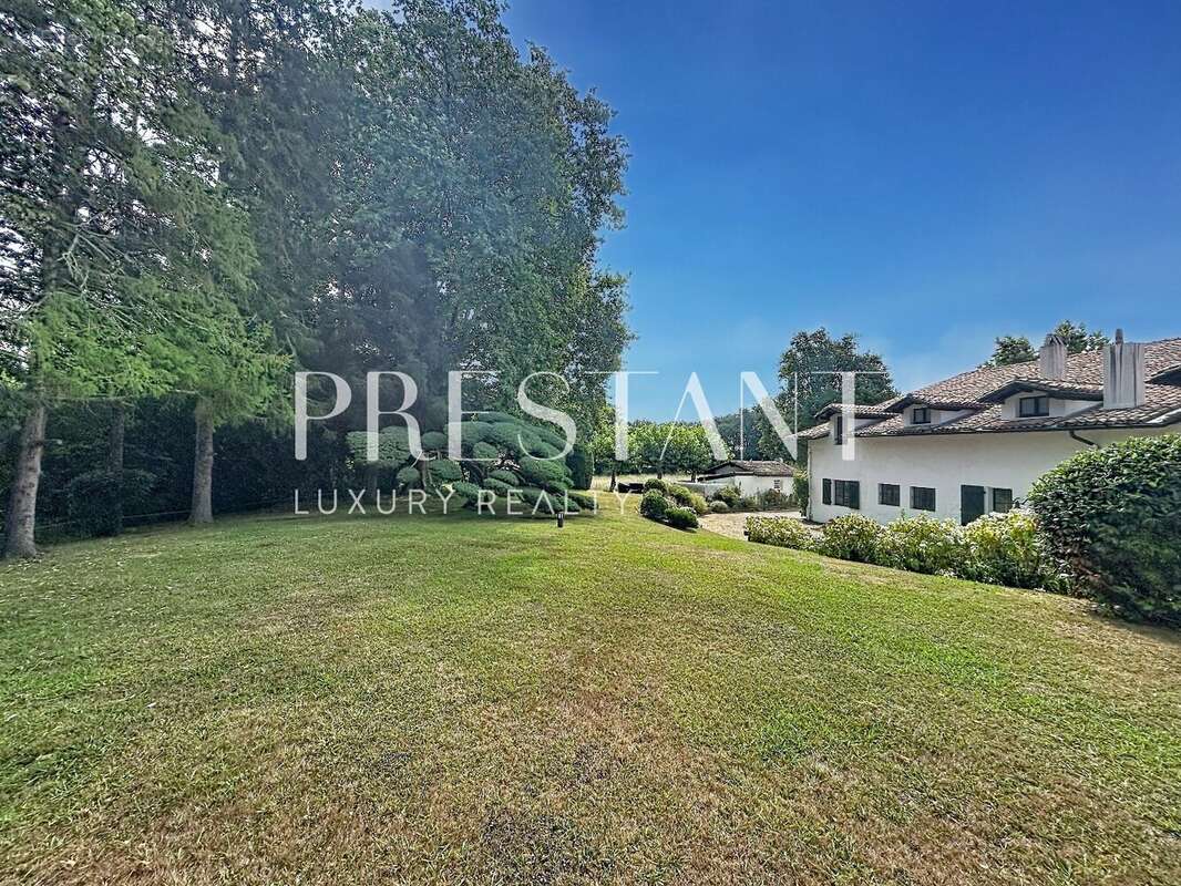 Maison familiale de 450 m2  avec piscine sur 3 hectares à Bidart - photo 17