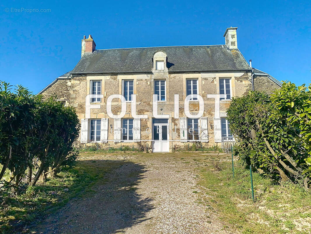 Maison à CURCY-SUR-ORNE