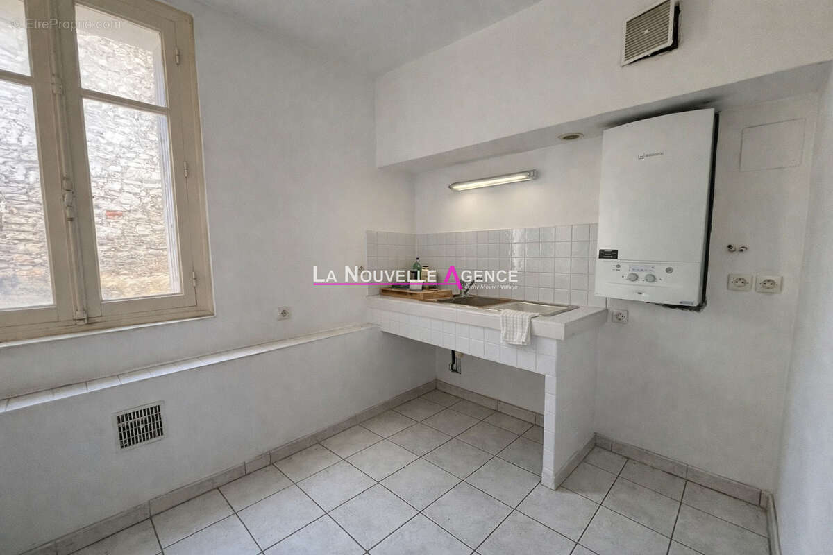 Grand ensemble immobilier au coeur du village - photo 6