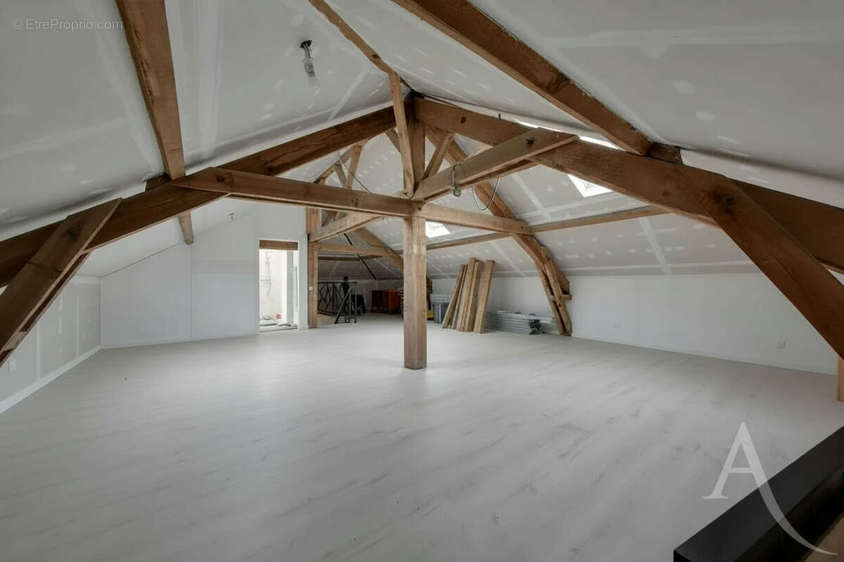 SOUSTONS-PLAGE -Maison de maître rénovée de 176 m² avec grange de 120 m² sur un airial - photo 9