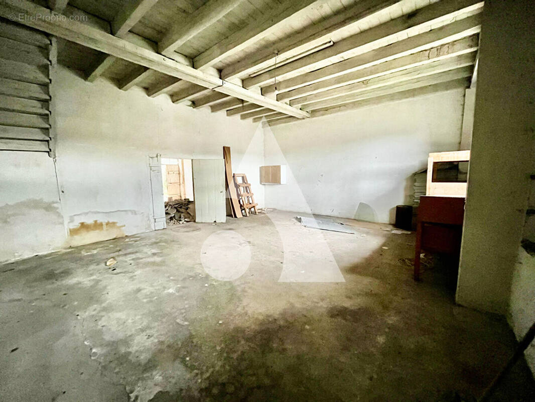 Commerce à NEUFCHATEAU