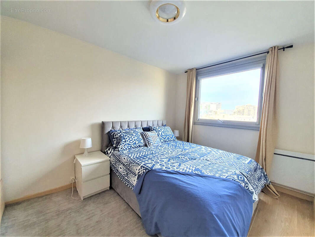 Appartement à COURBEVOIE