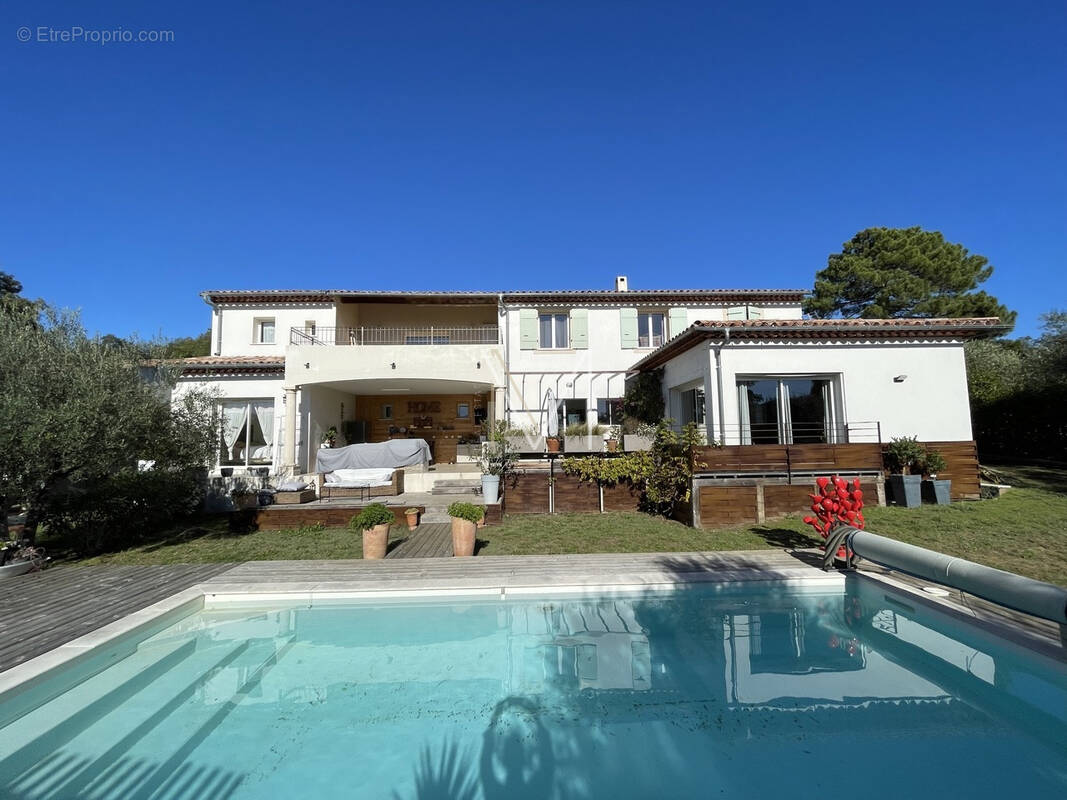 Maison à LA GARDE-FREINET